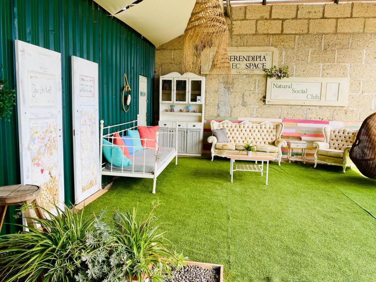 Lykke Suite Spa Sauna Piscina Y Jardin Buzanada Buitenkant foto