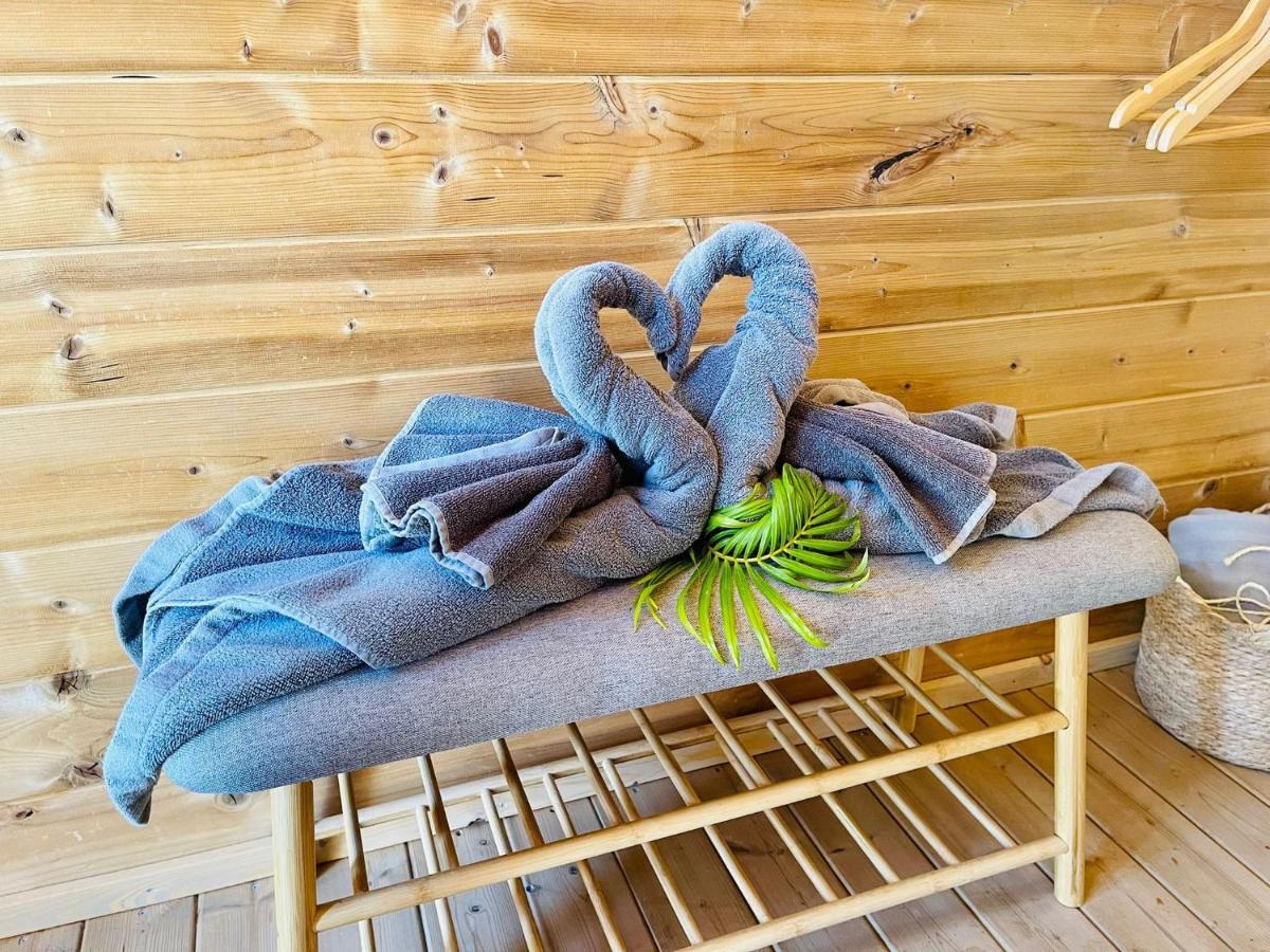Lykke Suite Spa Sauna Piscina Y Jardin Buzanada Buitenkant foto