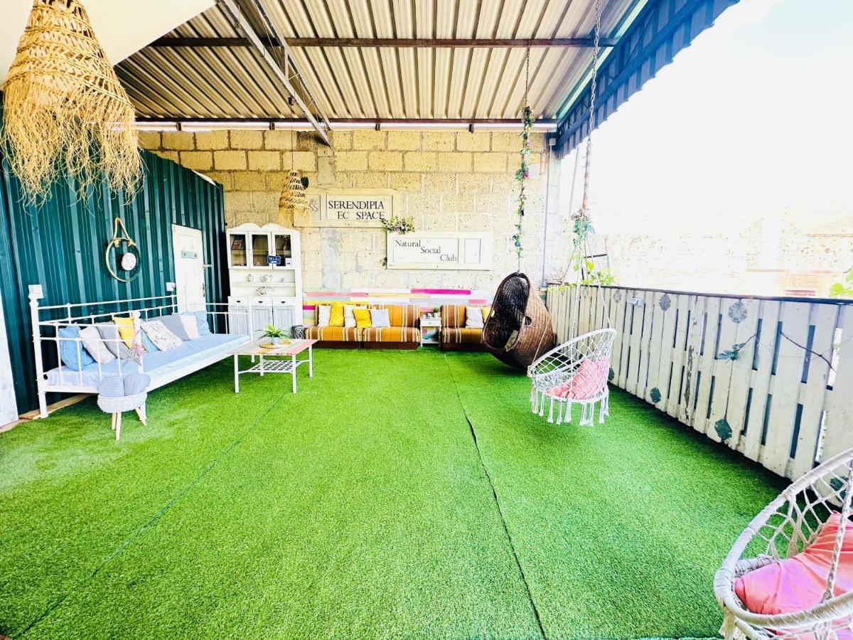 Lykke Suite Spa Sauna Piscina Y Jardin Buzanada Buitenkant foto